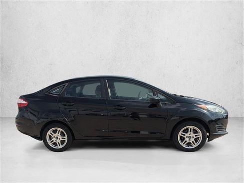 Used 2017 Ford Fiesta SE FWD image 4