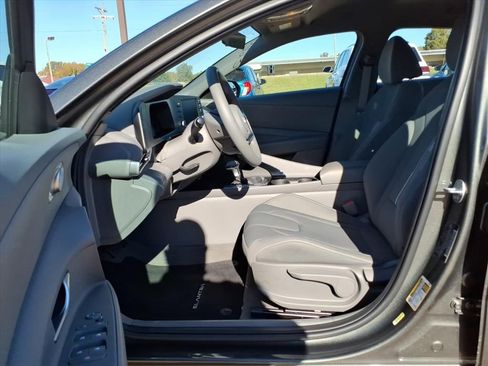 Used 2025 Hyundai Elantra Blue w/ Cargo Package image 15