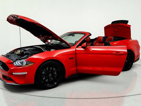 Used 2018 Ford Mustang GT Premium w/ Equipment Group 401A RWD image 9