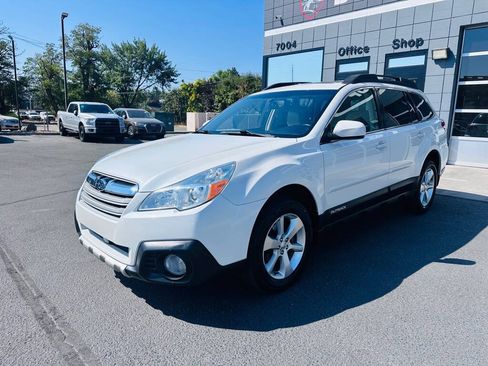 Used 2014 Subaru Outback 2.5i Limited AWD/4WD image 3