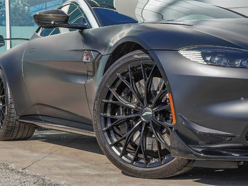 Used 2023 Aston Martin V8 Vantage Coupe image 2