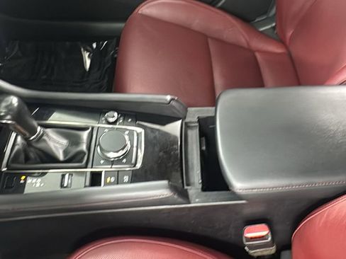 Used 2022 MAZDA MAZDA3 s image 31