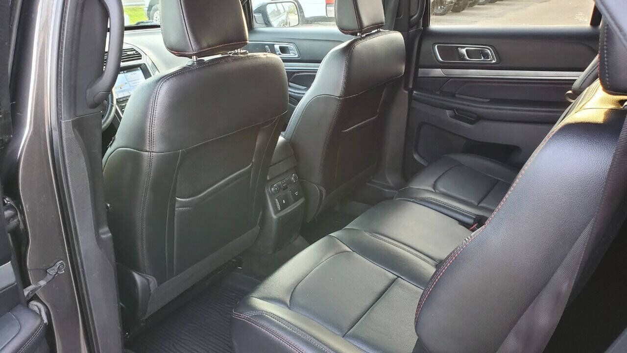 Used 2018 Ford Explorer Sport w/ Equipment Group 401A AWD/4WD image 11
