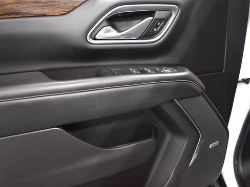 Used 2021 Chevrolet Tahoe Premier w/ Premium Package AWD/4WD image 15