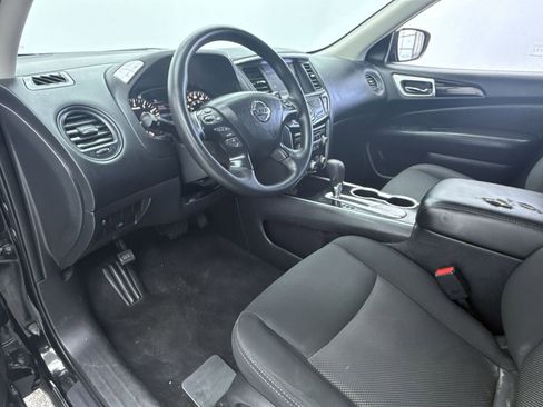 Used 2020 Nissan Pathfinder S image 12