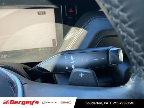 Certified 2025 GMC Yukon XL Denali image 19