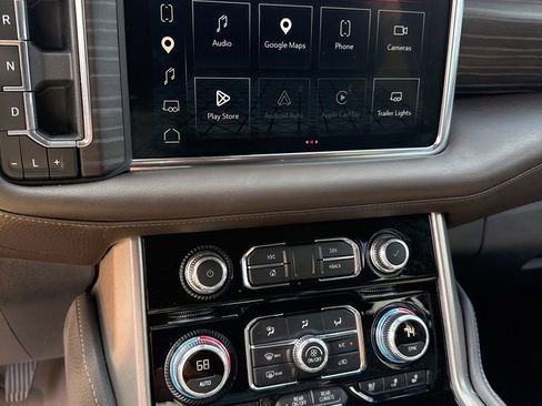 Used 2023 GMC Yukon Denali RWD image 10