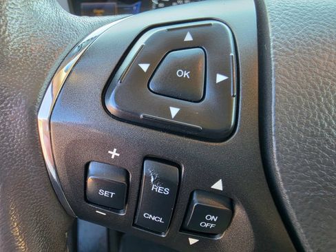 Used 2013 Lincoln MKS AWD image 18