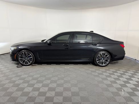 Used 2020 BMW 750i xDrive w/ Executive Package image 2