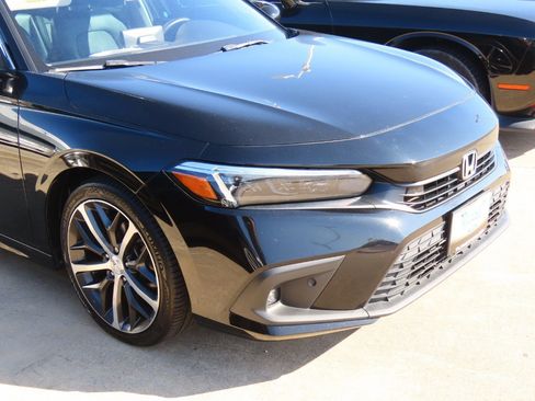 Used 2022 Honda Civic Touring image 6