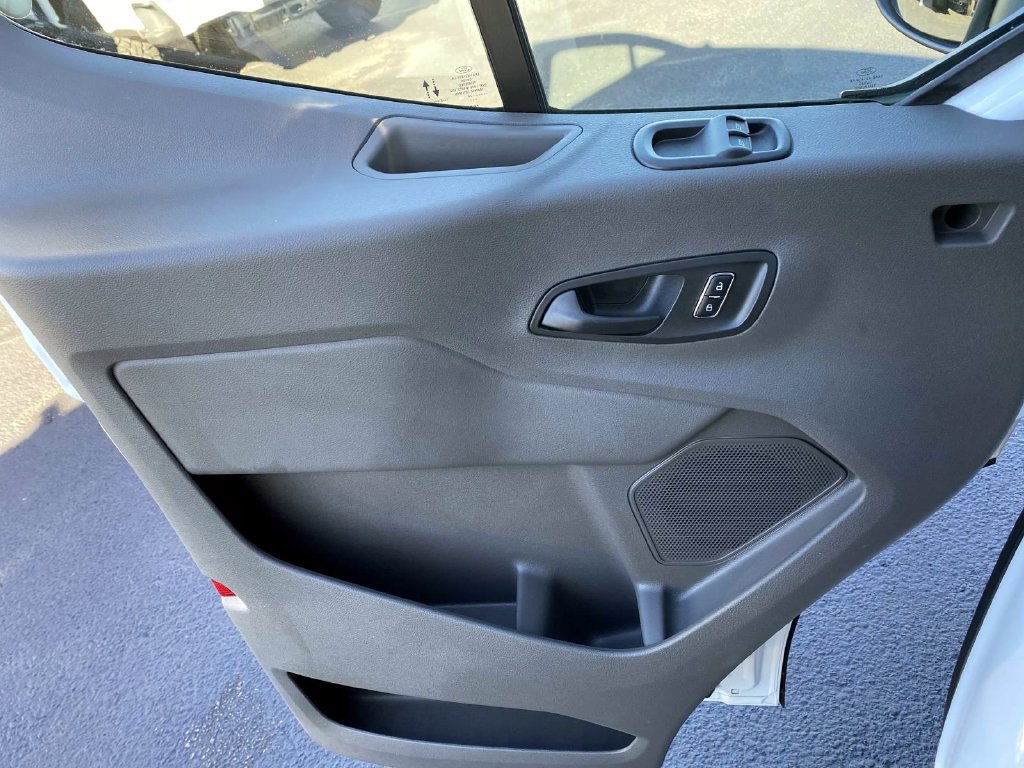 Used 2024 Ford E-Transit Low Roof RWD image 21