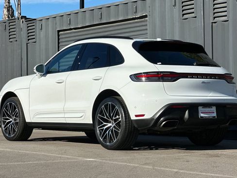 Used 2023 Porsche Macan image 3