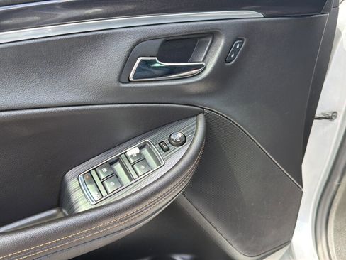 Used 2017 Chevrolet Impala LT image 16