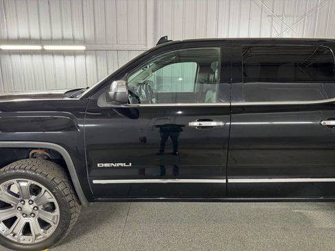 Used 2017 GMC Sierra 1500 Denali w/ Denali Ultimate Package AWD/4WD image 17