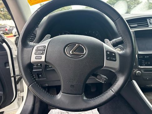 Used 2014 Lexus IS 250C w/ Luxury Package RWD image 13