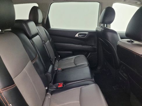Used 2020 Nissan Pathfinder SL AWD/4WD image 19