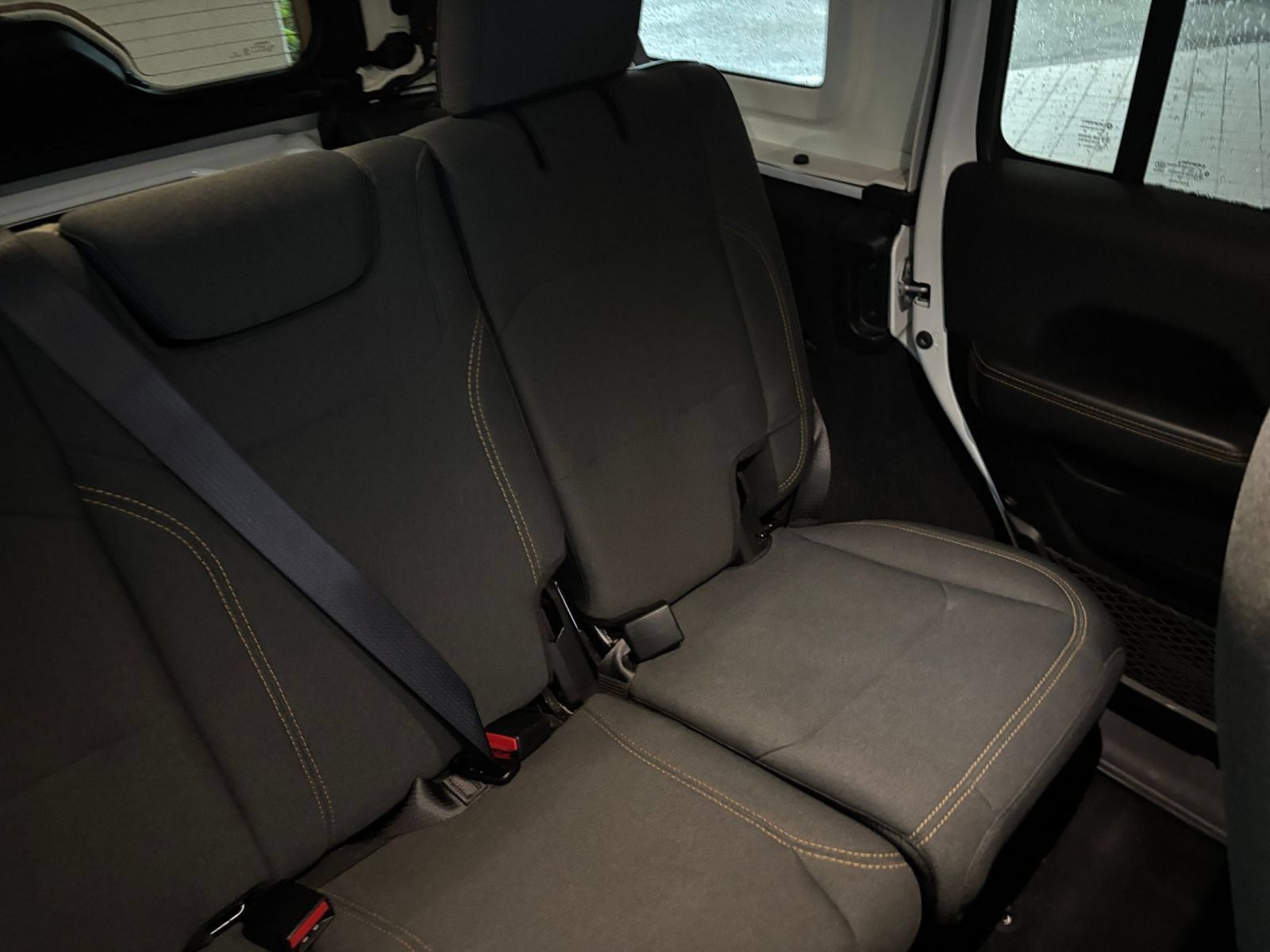 Used 2025 Jeep Wrangler Unlimited Sahara AWD/4WD image 36