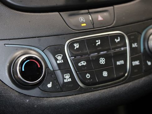 Used 2025 Chevrolet Malibu LT image 38