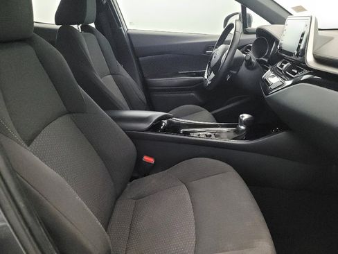 Used 2019 Toyota C-HR XLE image 21