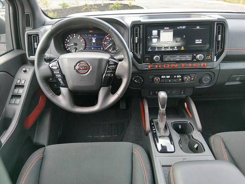 Certified 2025 Nissan Frontier PRO-4X w/ Pro Convenience Package AWD/4WD image 11