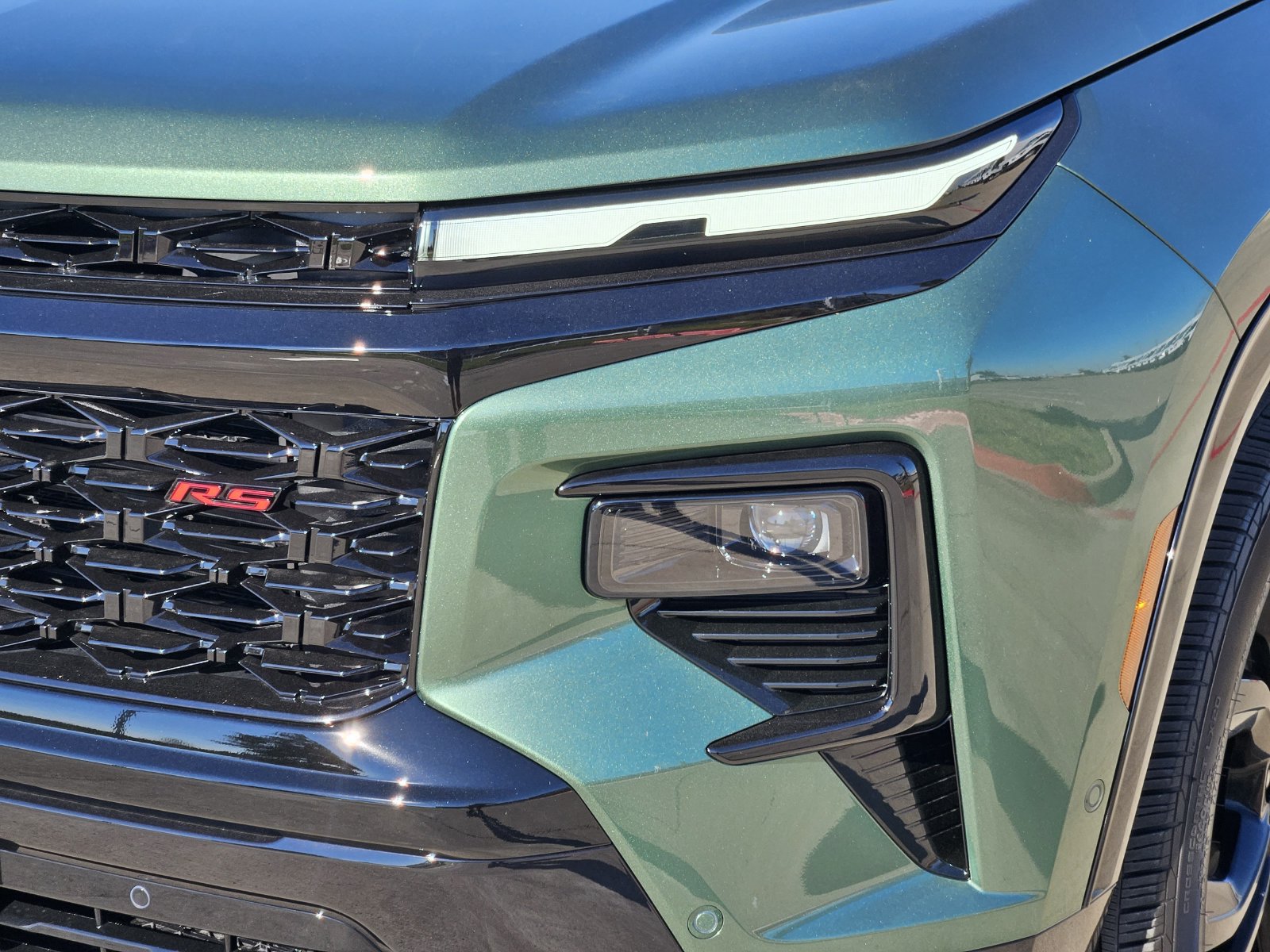 New 2027 Chevrolet Traverse RS w/ LPO, Floor Liner Package FWD image 10