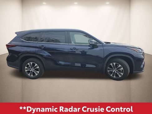 Used 2024 Toyota Highlander XLE image 10