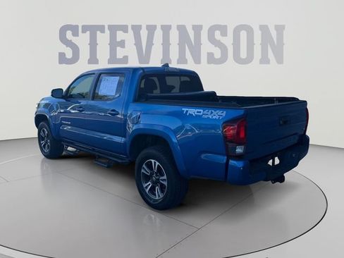 Used 2018 Toyota Tacoma TRD Sport w/ Technology Package AWD/4WD image 3