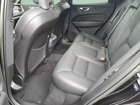 Used 2023 Volvo XC60 B5 Plus w/ Climate Package AWD/4WD image 17