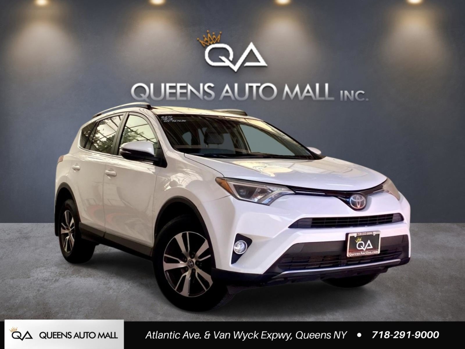 Used 2018 Toyota RAV4 XLE AWD/4WD image 1