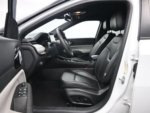 Used 2025 Jeep Compass Limited AWD/4WD image 23