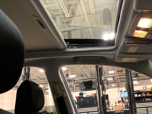 Used 2016 Subaru Forester 2.5i Premium w/ All-Weather Package image 14