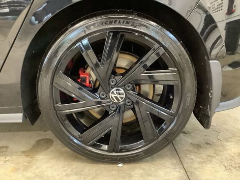 Used 2023 Volkswagen GTI SE FWD image 20