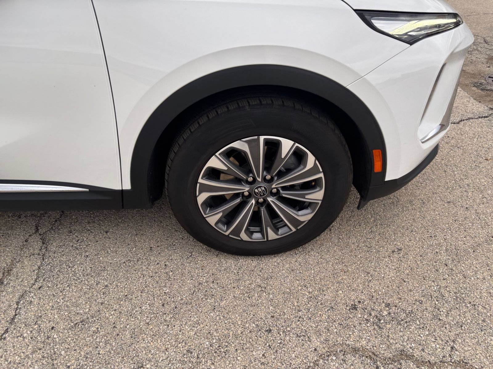 Used 2024 Buick Envision Preferred AWD/4WD image 27
