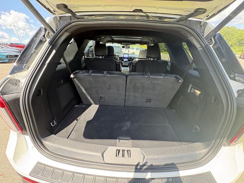 Used 2024 Ford Explorer ST w/ Equipment Group 401A AWD/4WD image 15