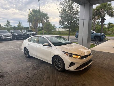 Used 2024 Kia Forte LXS FWD image 2
