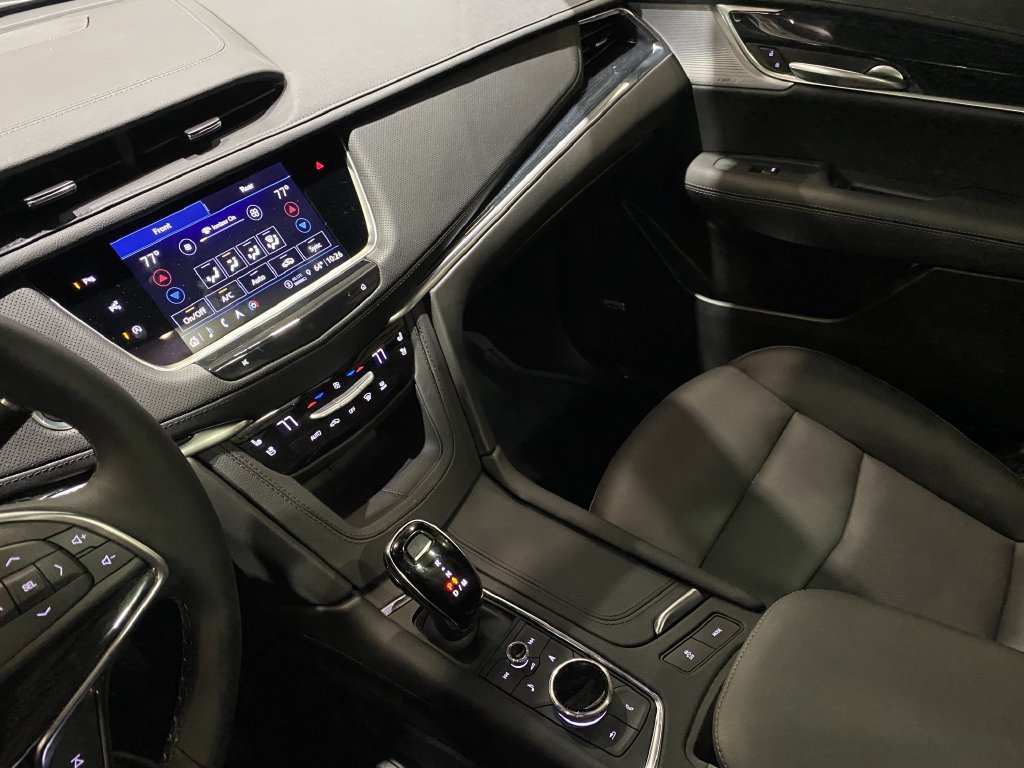 Used 2026 Cadillac XT5 Premium Luxury w/ Driver Assist Package AWD/4WD image 9