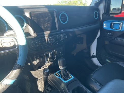 Used 2023 Jeep Wrangler Unlimited Sahara w/ Cold Weather Group image 7