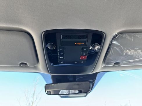 New 2026 Kia Carnival LX FWD image 9