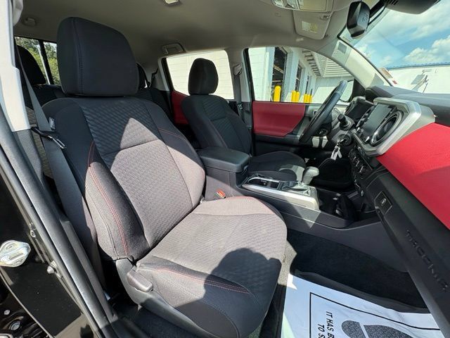 Used 2022 Toyota Tacoma SR5 AWD/4WD image 26