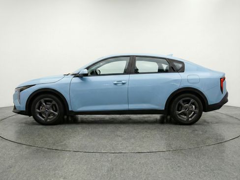 Used 2025 Kia K4 LXS image 5