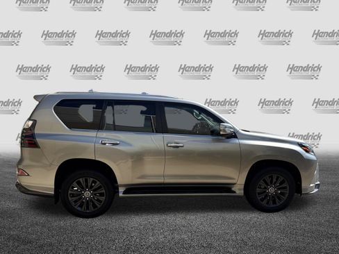 Used 2023 Lexus GX 460 Premium w/ Accessory Package AWD/4WD image 11