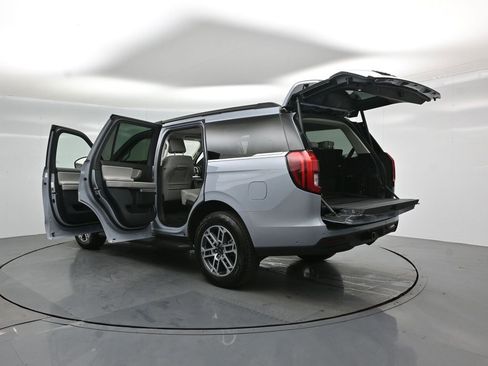 Certified 2025 Ford Expedition Active AWD/4WD image 35