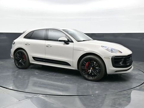 Used 2022 Porsche Macan GTS AWD/4WD image 3