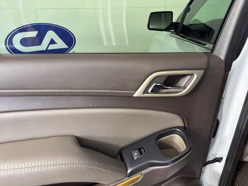 Used 2017 GMC Yukon Denali image 31