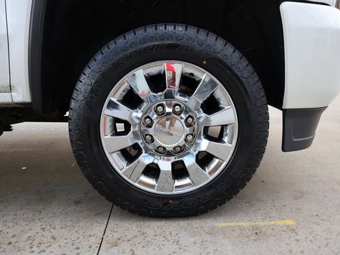 Used 2018 GMC Sierra 2500 Denali w/ Suspension Package, Off-Road image 46