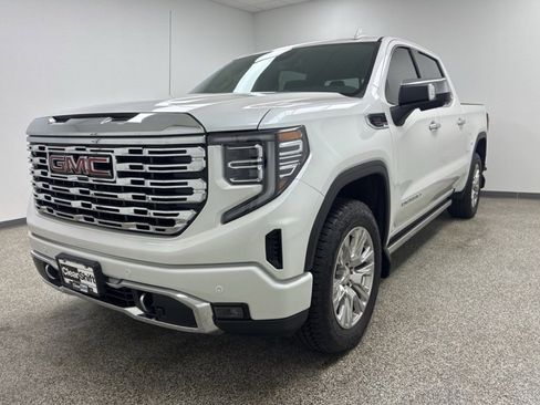 Used 2022 GMC Sierra 1500 Denali image 5