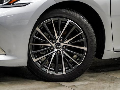 Used 2024 Lexus ES 350 w/ Premium Package image 3