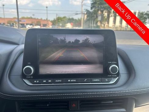 Used 2024 Nissan Rogue S AWD/4WD image 11