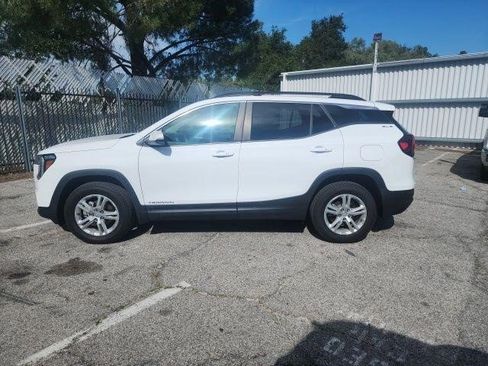 Certified 2023 GMC Terrain SLE w/ Driver Convenience Package image 6