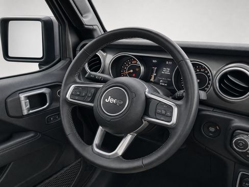 Used 2020 Jeep Wrangler Unlimited Sahara AWD/4WD image 20
